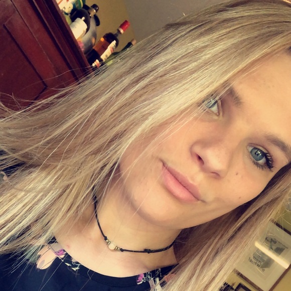 Meet your Posher, Julia - Picture 1 of 1